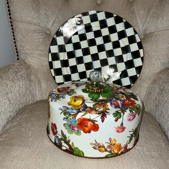 Mackenzie-Childs White Flower Market Cake Carrier NEW - Picture 2 of 7